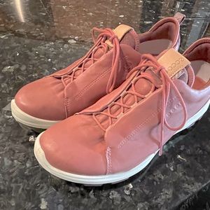Ladies Ecco golf shoes. Excellent condition